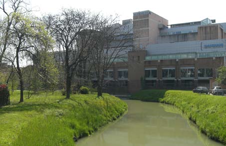 Foto 4. Il Marzenego presso il centro culturale Candiani prima dei lavori di ampliamento.